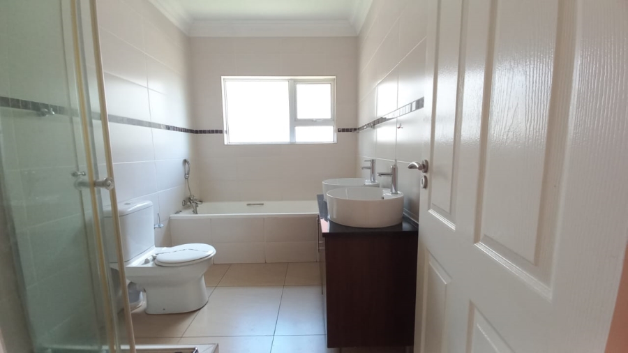 To Let 4 Bedroom Property for Rent in Lilyvale Estate Free State